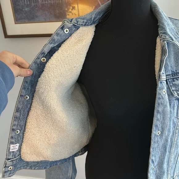 Zara Sherpa Lined Denim Jacket - Size Medium - Picture 8 of 9